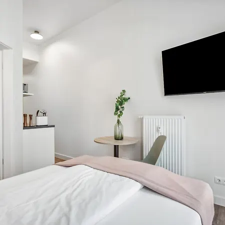 Aparthotel Limehome Am Bruehl 3*
