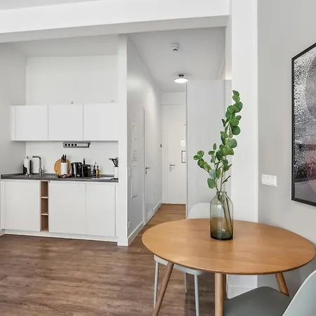 Aparthotel Limehome Am Bruehl 3*